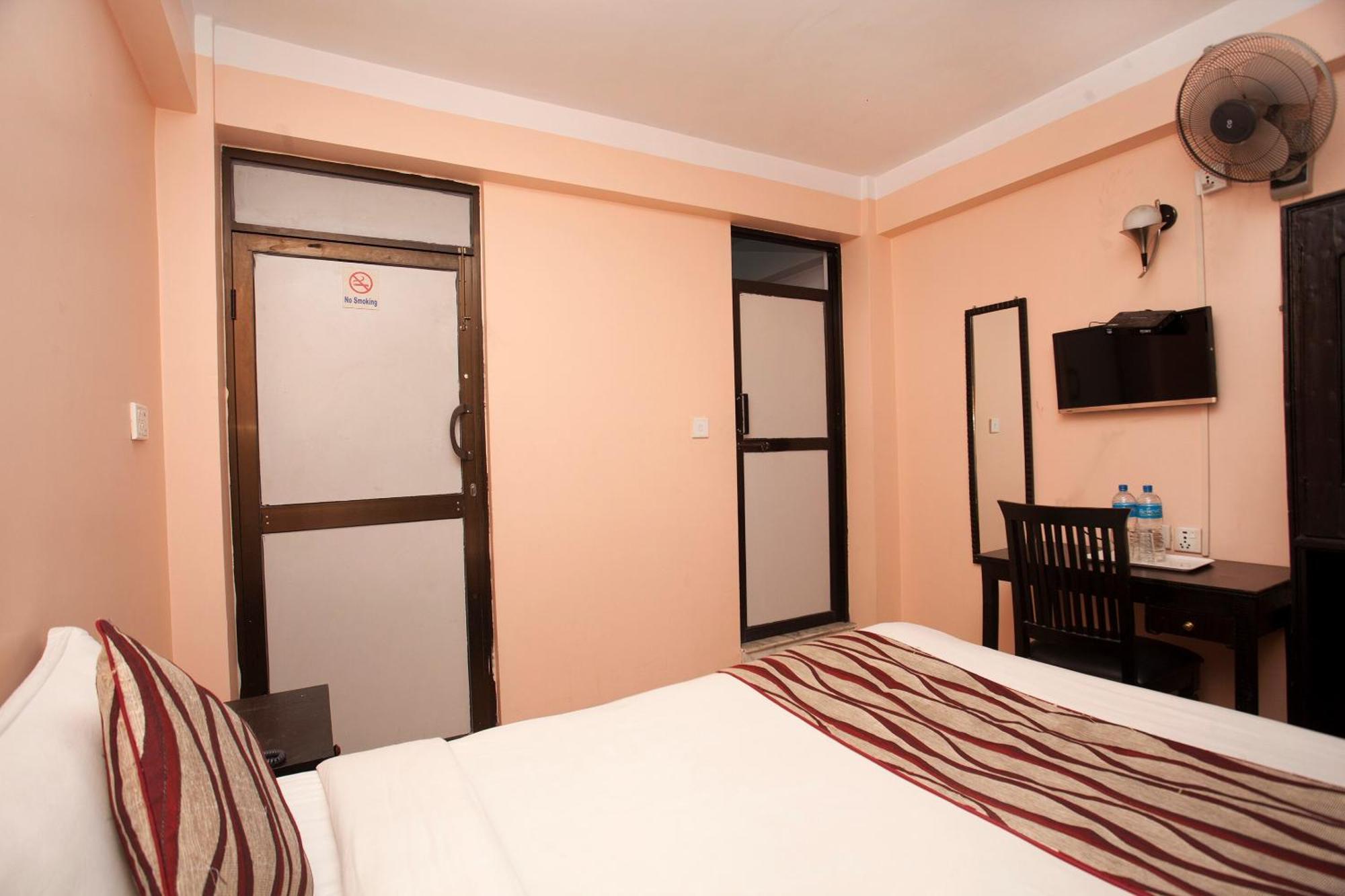 Kathmandu City Hotel Экстерьер фото