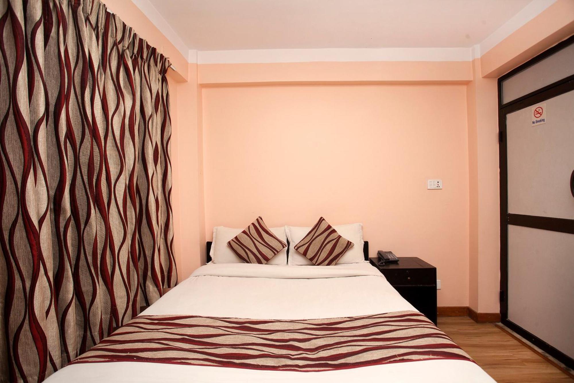 Kathmandu City Hotel Экстерьер фото