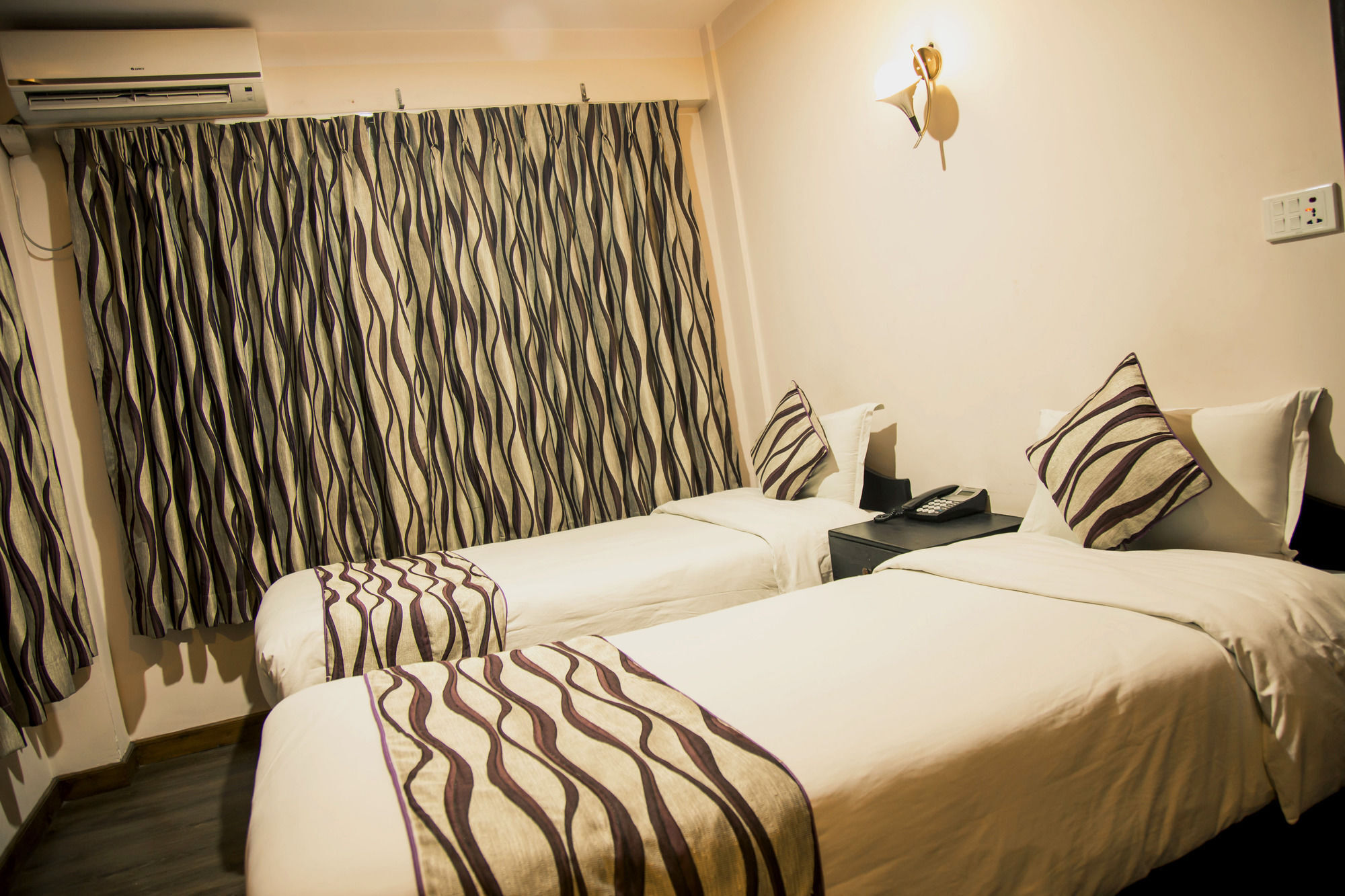 Kathmandu City Hotel Экстерьер фото