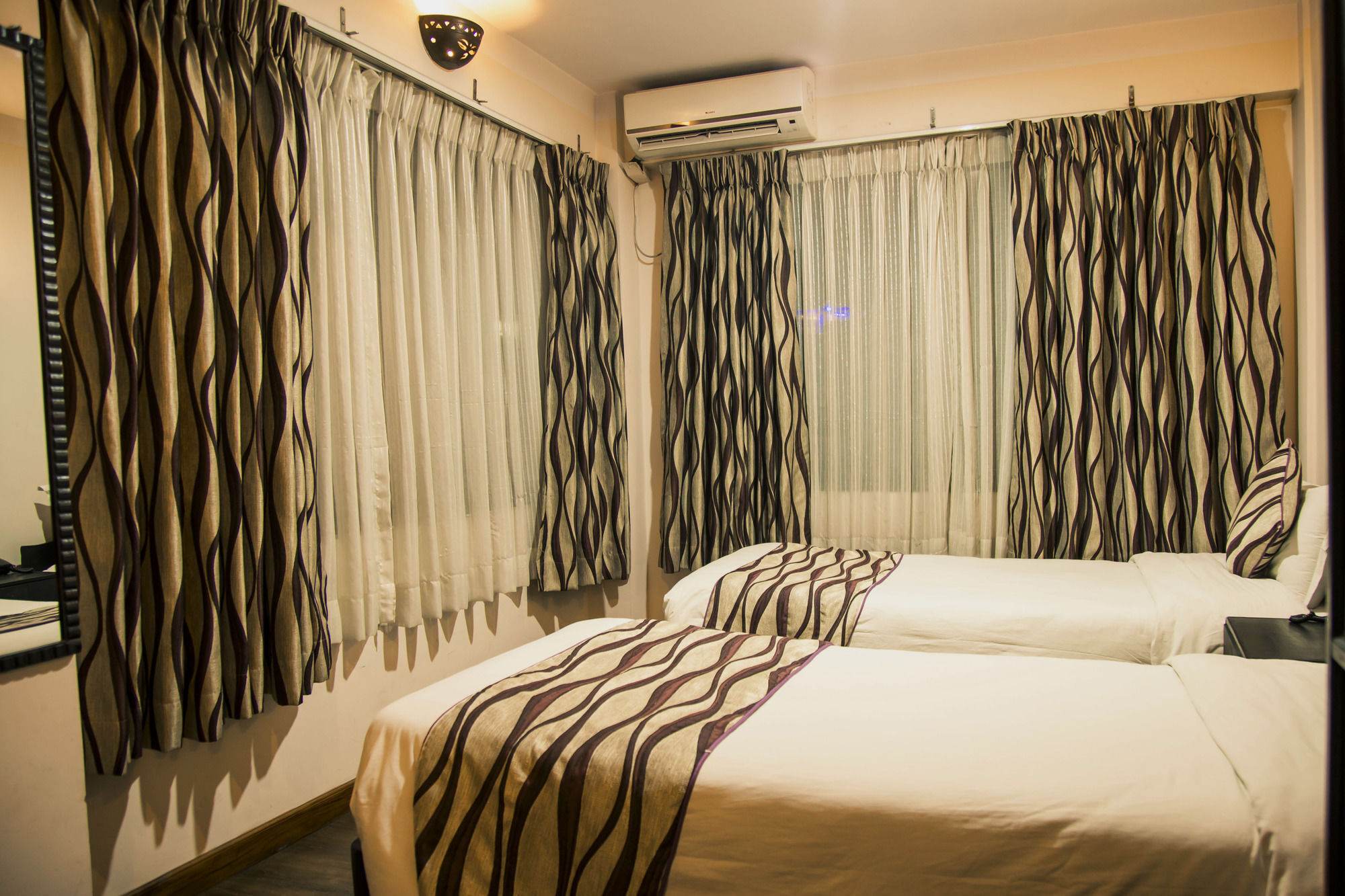Kathmandu City Hotel Экстерьер фото