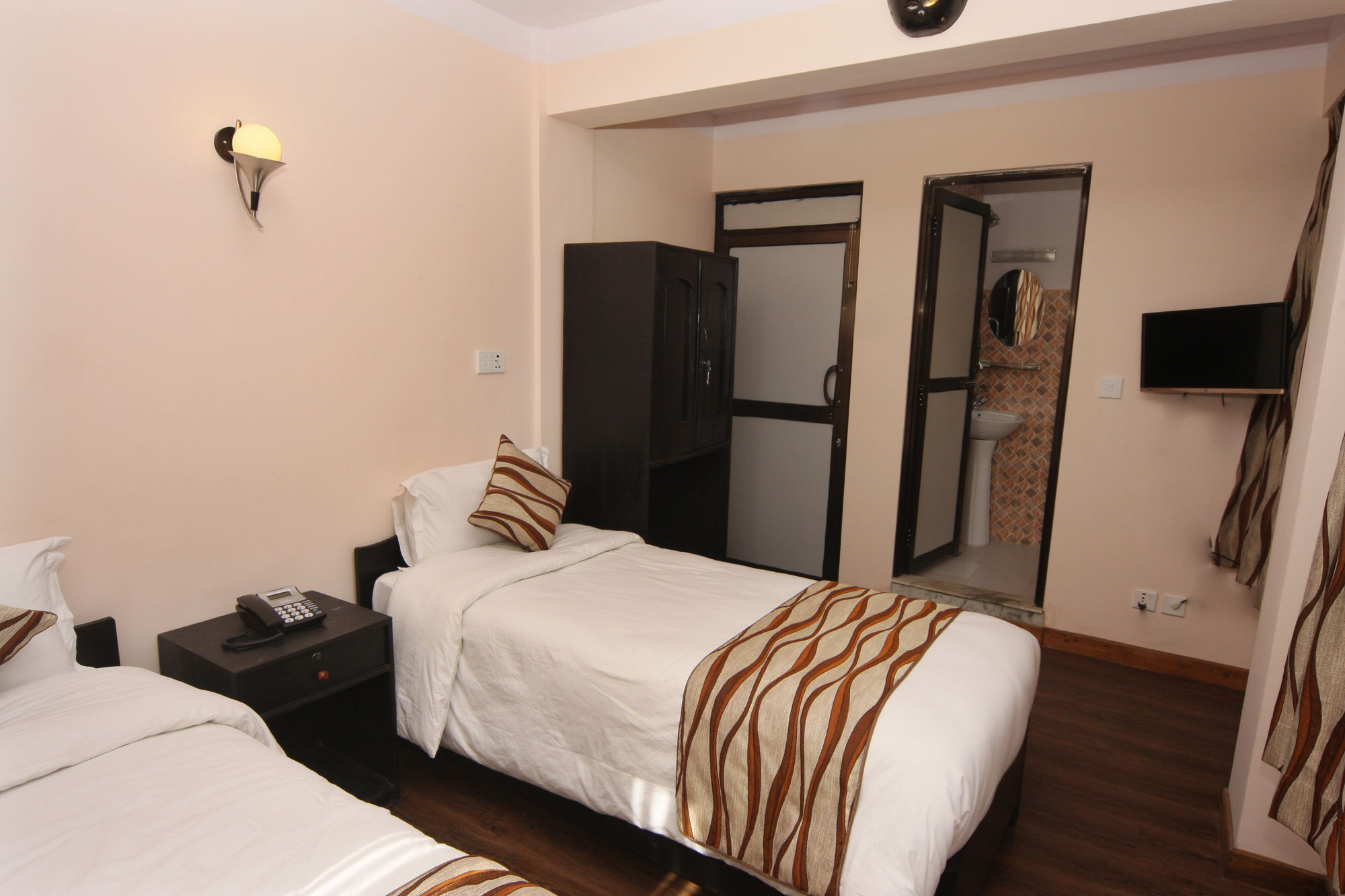 Kathmandu City Hotel Экстерьер фото